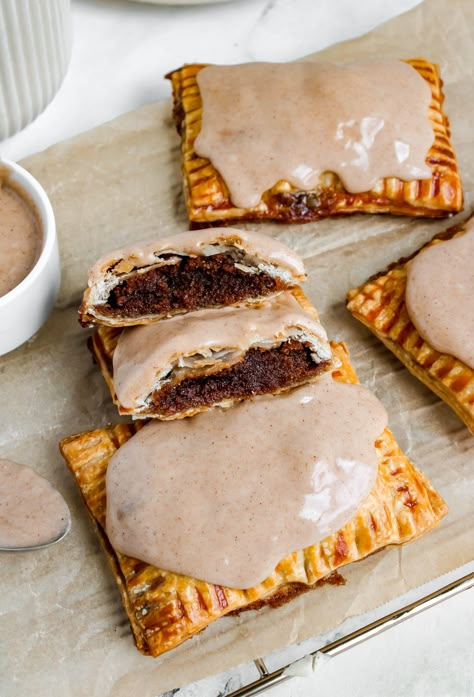 Brown Sugar Cinnamon Pop Tarts - My Messy Kitchen Brown Sugar Cinnamon Pop Tarts, Cinnamon Pop Tarts, Brown Sugar Pop Tarts, Homemade Brown Sugar, Poptart Recipe, Sugar Puffs, Strawberry Pop Tart, Breakfast Cupcakes, Early Morning Coffee