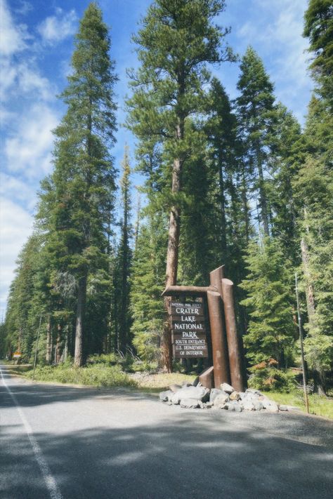 entrance sign to crater lake national park Oregon Travel Aesthetic, Oregon Forest Aesthetic, Aesthetic Portland Oregon, Oregon Summer Aesthetic, National Parks Aesthetic, Oregon Trail Aesthetic, Oregon Nature Aesthetic, Park Ranger Aesthetic, Oregon Fall