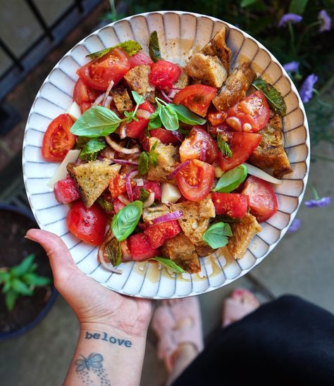 Watermelon & Tomato Panzanella Salad Bread Salad Recipe, Italian Bread Salad, Panzanella Recipe, Summertime Salads, Recipe Italian, Panzanella Salad, Simple Vinaigrette, Grilled Bread, Bread Salad