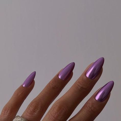 Purple Silver Chrome Nails, Metallic Lilac Nails, Purple Translucent Nails, Matalic Nails Acrylic Purple, Lilac Chrome Nails Almond, Circle Nail Designs, Deep Purple Chrome Nails, Chrome Lilac Nails, Purple Crome Nails Design