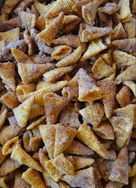 Toffee Bugles, Bugles Chips, Butter Toffee Pretzels, Churro Toffee, Toffee Pretzels, Pretzel Toffee, Chicken Stuffing Casserole, Snack Mixes, Churros Recipe