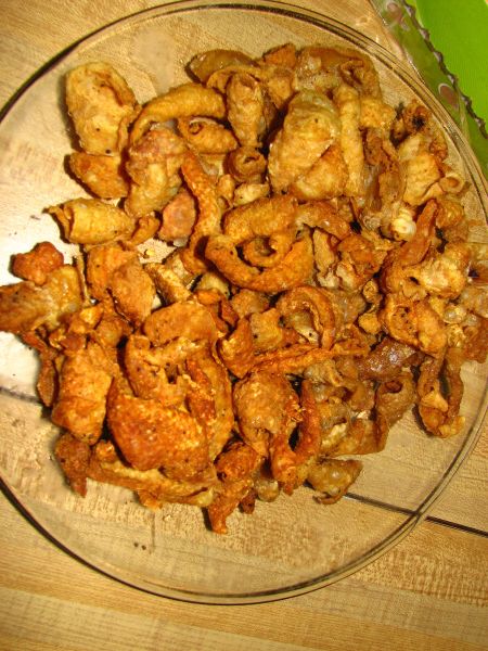 Cracklins Recipe, Crackling Recipe, Watching A Movie, Movie Snacks, Chicken Skin, Filipino Food, Filipino Recipes, The Chicken, Fun Snacks