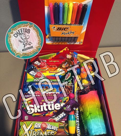 Color Box Rainbow Rainbow Gift Basket Ideas, Color Themed Snack Baskets, Pride Gift Basket, Rainbow Gift Basket, Purple Gift Box Ideas For Best Friend, Rainbow Color Party Basket, Color Themed Gift Baskets Rainbow, Birthday Gift Boxes For Best Friend Purple, Rainbow Basket