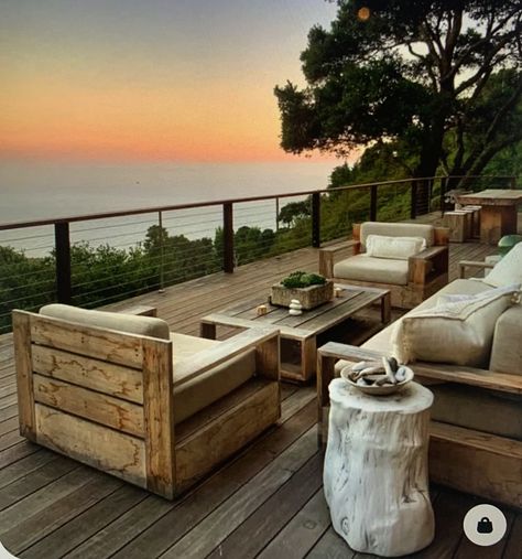 Cabin Deck Ideas, Mountain Deck, Lake House Deck, Deck Furniture Ideas, Cabin Decks, Cottage Deck, Cabin Patio, Lake Deck, Rustic Deck