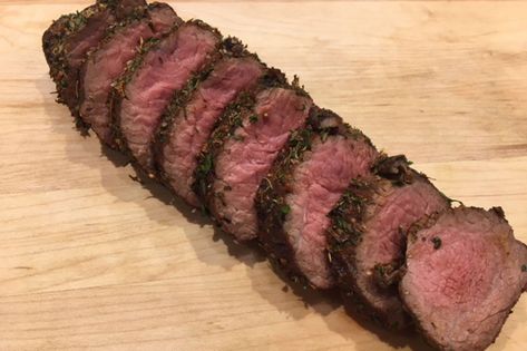 Petite Tender Beef Filet, Beef Tenderloin Oven, Beef Benefits, Fillet Steak Recipes, Beef Fillet Recipes, Filet Recipes, Beef Tenderloin Recipes, Tenderloin Roast, Beef Filet