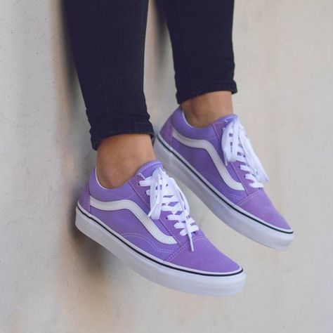 For more pics follow me on Pinterest (Jasmine Hikari). There’re new pins everyday! Vans Slip On Outfit, Vans Wallpaper, Purple Sneaker, Vans Shoes Fashion, Purple Vans, Cute Vans, Tenis Vans, Vans Outfit, Basket Style