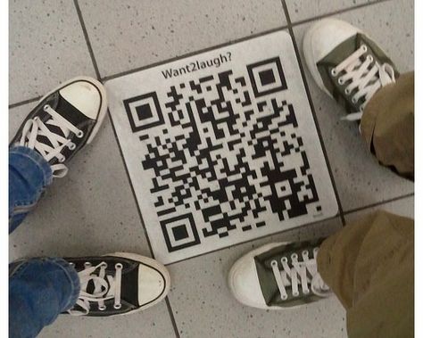 25 Smart And Creative Ways To Implement QR Codes Qr Code Ideas, Augmented Reality Art, Android Codes, Interactive Installation, Guerilla Marketing, Floor Stickers, Design Magazine, Mobile App Design, Signage Design