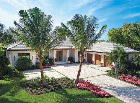 Coastal Homes Exteriors, Florida Style Homes, Pelican Bay, Florida Design, 0 Interest, Florida Style, Front Landscaping, Modern Beach House, Home Decor Living Room