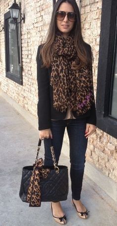 Fashion Women Outfits, Animal Print Outfits, Elegant Outfits, Leopard Fashion, Leopard Print Scarf, Ideas Outfit, Event Outfit, Women Over 50, Women Outfits