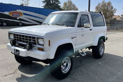 1988 Ford Bronco, Classic Trucks For Sale, Silverado Crew Cab, Ford Bronco For Sale, Mustang Lx, Chevrolet Ssr, Military Jeep, Ford Bronco Ii, Pontiac Fiero