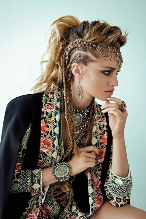 Solstice Outfit, Viking Braids, Rave Hair, Look Boho Chic, Michal Negrin, Viking Hair, Mode Hippie, Estilo Hippie, Bohemian Hairstyles