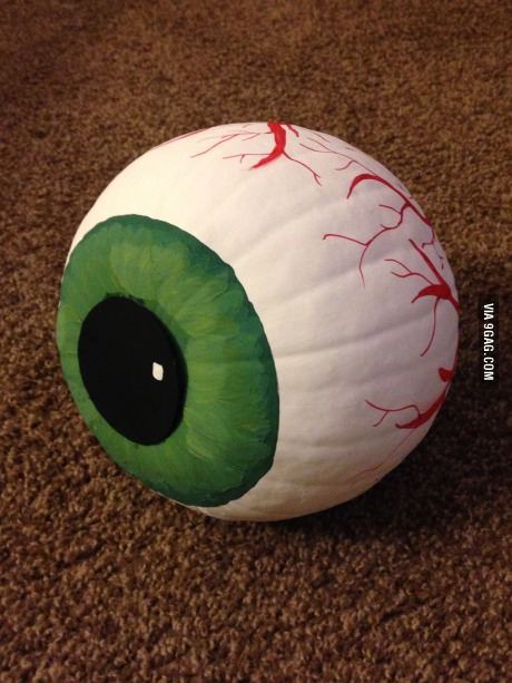 Eyeball Pumpkin.  #pumpkins #decorate #Halloween #fallfun #SimplyHomespun #paintedpumpkin Cute Painted Pumpkin Ideas, Halloween Pumpkin Crafts, Creative Pumpkin Painting, Creative Pumpkin Decorating, No Carve Pumpkin Decorating, Pumpkin Decorating Contest, Carved Pumpkins, Pumpkin Painting Ideas, Halloween Memes