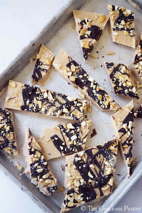 Chocolate Peanut Butter Frozen Yogurt, Chocolate Peanut Butter Yogurt, Yogurt Bark Recipe Frozen, Myfitnesspal Recipes, Peanut Butter Bark, Yogurt Bark Recipe, Peanut Butter Yogurt, Frozen Yogurt Bark, Chocolate Yogurt