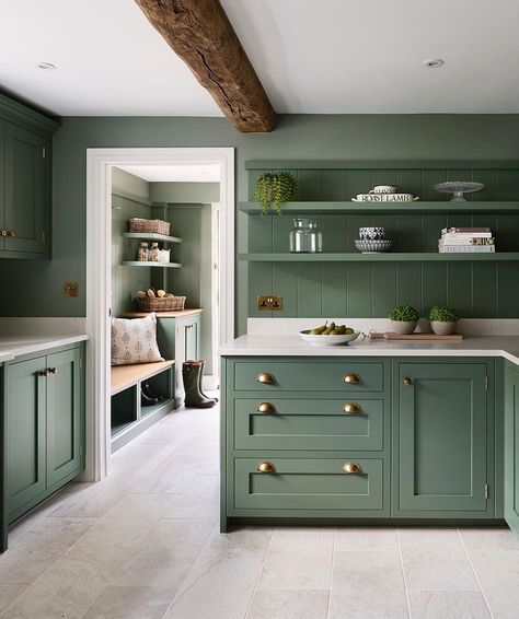 Farrow & Ball on Instagram: “Whilst we love a bold contrast, this glorious green utility room shows that a subtle contrast can work just as well 💚 Although both are…” Card Room Green, Farrow And Ball Kitchen, Modern Country Decor, Farrow Bal, Card Room, Room Green, Green Kitchen Cabinets, Farrow And Ball Paint, Green Paint Colors