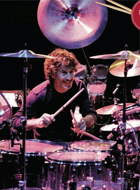 Simon Phillips Irl Refrences, Acrylic Drums, Simon Phillips, Drummers, Drum Kits, Drum Set, World's Best, Drums, Musician