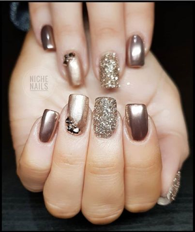 Nailart Designs, Gold Gel Nails, Glitter Pants, Gold Nail Designs, Gold Glitter Nails, Valentine Nails, Gold Nail, Her Nails, Nail Designs Glitter