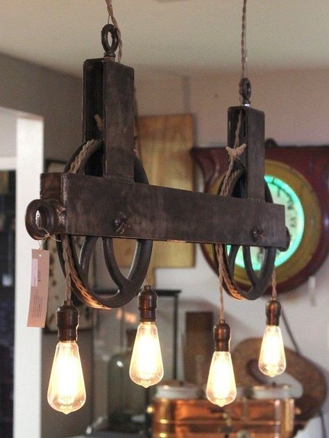 Rustic industrial decor and design ideas 23 Rustic Industrial Lighting, Diy Industrial Lighting, Pulley Light, Industrial Lighting Design, Modern Baskets, Vintage Industrial Lighting, Rustic Industrial Decor, Kitchen Rustic, Vintage Industrial Decor