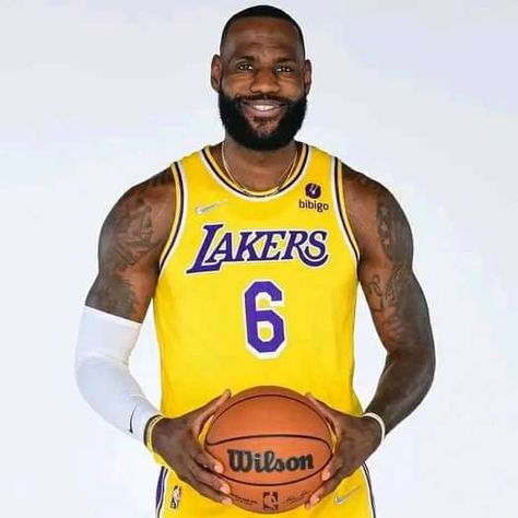 Always_a_fan - Your favorite player ♡ | Facebook Lakers Players, King James, Lebron James, Black Men, Sports Jersey, Basketball, Fan, Collage, Pins