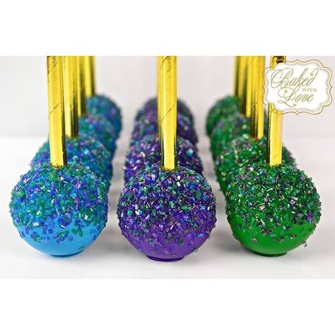 Sparkly Blue, Purple & Green Peacock Cake Pops Peacock Food Ideas, Peacock Cake Pops, Peacock Desserts, Nye Cookies, Peacock Party Theme, Peacock Party Decorations, Peacock Masquerade, Peacock Birthday Party, Dessert Station Wedding