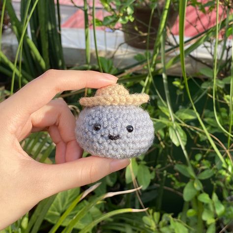 jaz 🌻 on X: "doljjong 🥺 https://t.co/545QM7M9Te" / X Crochet Keychain Pattern, Clay Diy Projects, Crochet Animals Free Patterns, Beginner Crochet Projects, Line Art Design, Hand Embroidery Art, Crochet Keychain, Diy Crochet Projects, Cute Diys