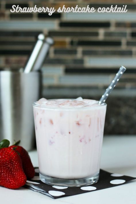 Creamy, boozy, and, not too sweet, this strawberry shortcake cocktail is a delicious treat with such a pretty pink color. Strawberry Shortcake Alcoholic Drink, Strawberry Shortcake Cocktail, Strawberry Shortcake Drink, Drink Alcohol, Alcoholic Drink, Adult Beverages, Adult Drinks, Strawberries And Cream, Strawberry Shortcake