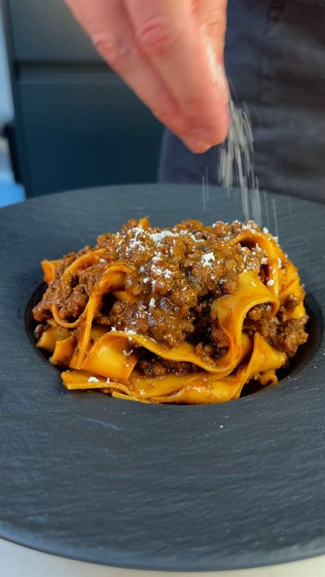 Sam Way, Spaghetti Bolognese Recipe, Glass Of White Wine, Ragu Recipe, Date Night Recipes, Bolognese Recipe, Fall Dishes, Beef Stock, Easy Snack Recipes