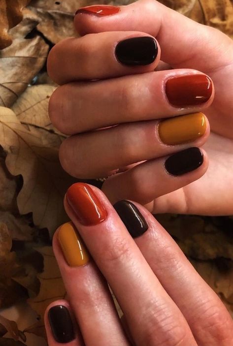 Chasing Daisies, Uñas Ideas, September Nails, Fall Manicure, Fall Gel Nails, Minimal Nails, Marble Nails, Autumn Nails, Minimalist Nails