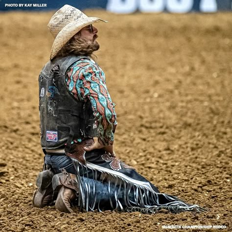 Jb Mauney, City Lights Wallpaper, Dale Brisby, Cowboy Vibes, Country Tiktoks, Farm Humor, Long Live Cowboys, Country Photos, Funny Country