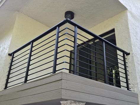 31 Amazing Door Color Ideas to Transform Your Home’s Curb Appeal Balcony Railings Ideas, Door Color Ideas, Iron Railings Outdoor, Small Apartment Balcony, Balcony Railings, Juliette Balcony, Glass Balcony, Modern Balcony, Balcony Railing Design