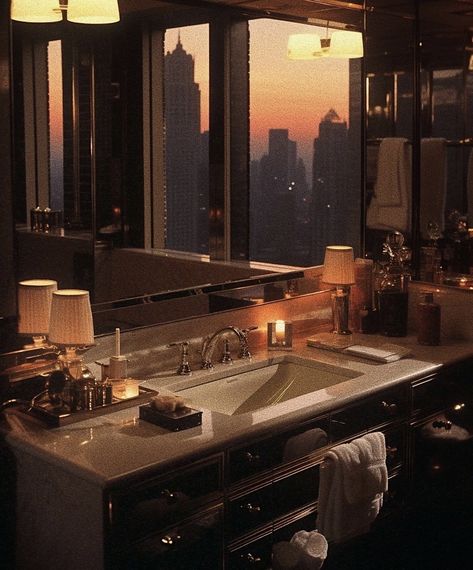 80s Luxury Interior, Luxury Nyc Apartment, Old Money Interior Design, Old Money Interior, 80s Interior Design, 80s House, Nyc Penthouse, 80s Interior, Retro Interior Design