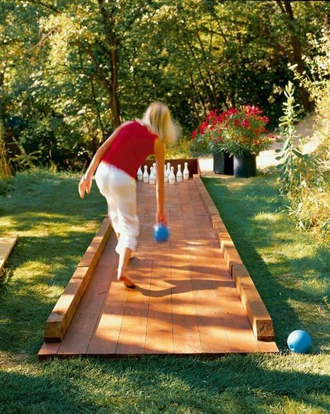 Outdoor Bowling, Outdoor Games Adults, Diy Yard Games, Diy Playground, Garden Games, Games For Adults, Dry Creek, Backyard Playground, Backyard Play