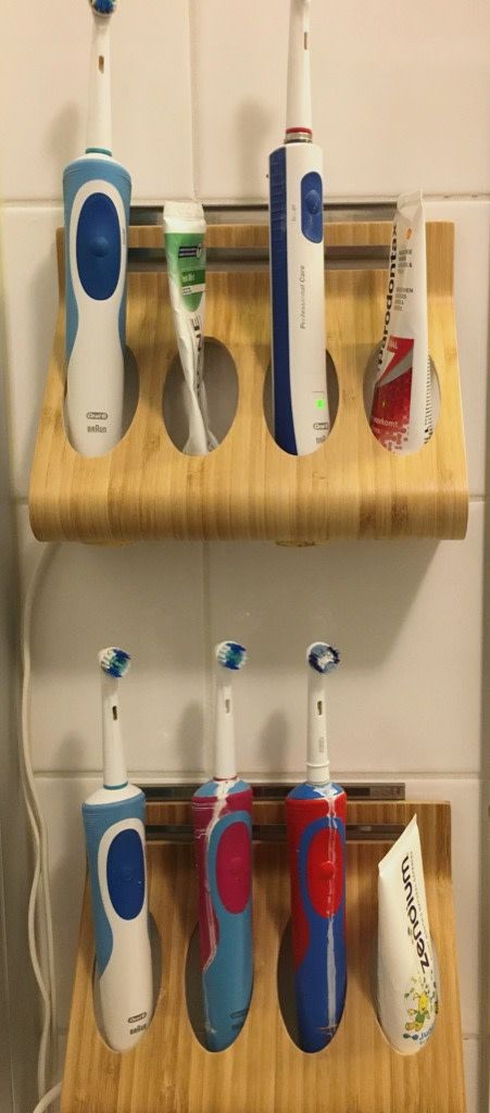 Electric toothbrush holder: An IKEA & Oral-B marriage  ﻿ Keep your bathroom sink free from toothbrushes and paste. Hack this easy and affordable electric toothbrush holder. Diy Toothbrush Holder Bathroom Ideas, Ikea Hack Bathroom, Diy Toothbrush Holder, Interior Hacks, Electric Toothbrush Storage, Diy Toothbrush, Raskog Cart, Teen Bathrooms, Ikea Raskog