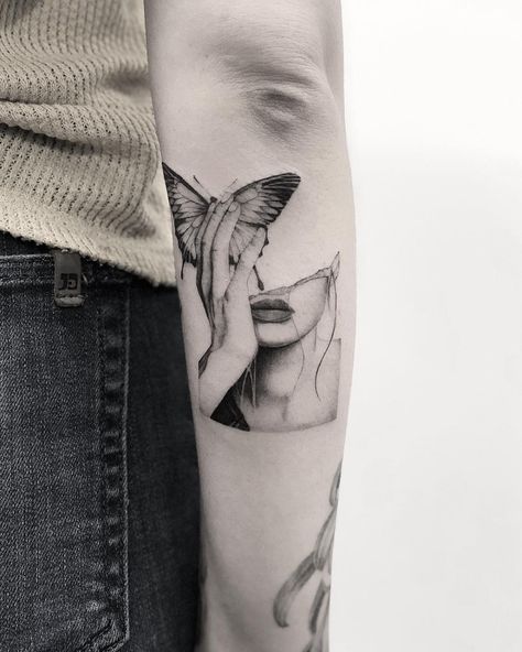 Micro Tattoo, Berlin Tattoo, Surreal Tattoo, Forearm Sleeve Tattoos, Inspiration Tattoos, Geometric Heart, Black Ink Tattoos, Elegant Tattoos, 문신 디자인