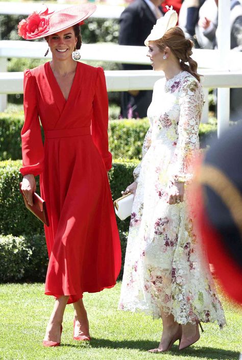 Ascot Outfits, Düşes Kate, Princesse Kate Middleton, Philip Treacy, Kate Middleton Prince William, Alexander Mcqueen Dresses, Royal Wedding Dress, Estilo Real, Elisabeth Ii