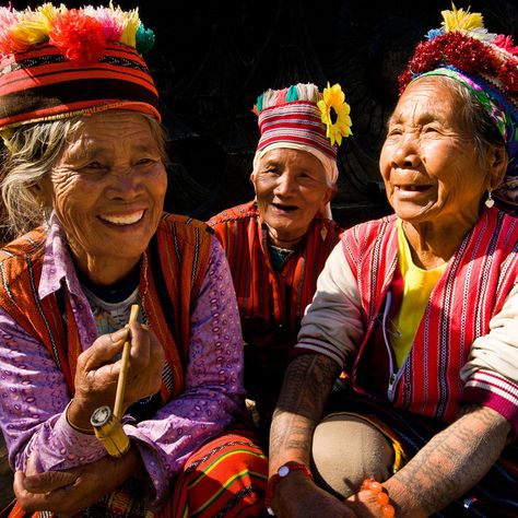 Indigenous peoples - in pictures Filipino Traditional Clothing, Native American Songs, Philippine Women, Philippines Culture, Baguio City, Filipino Culture, Indigenous Americans, Photo Competition, Baguio