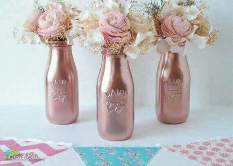 Milk Bottle Centerpiece, Gift Table Wedding, Table Rose, Bottle Centerpieces, Rose Gold Decor, Mothers Day Decor, Baby Shower Table, Fiesta Baby Shower, Shower Centerpieces