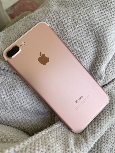 This is still the best iPhone ever! #iphone #rosegoldaesthetic #rosegold Iphone 7 Rose Gold, Rose Gold Aesthetic, Iphone Pink, Birthday Plans, Rose Gold Iphone, Iphone Obsession, Birthday Planning, Pink Iphone, Best Iphone