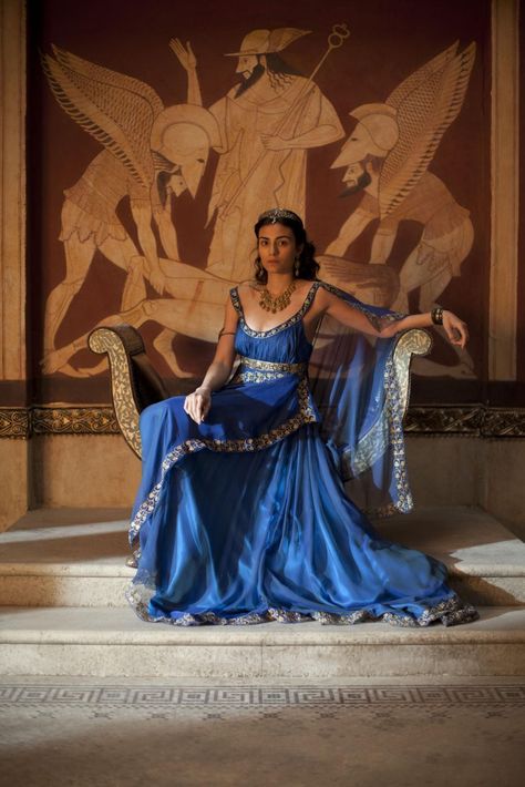 Ariadne Atlantis, Goddess Beauty, Rome Style, Greek Dress, Fantasy Costumes, Art Antique, Movie Costumes, Historical Dresses, Greek Goddess