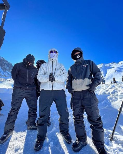 Cold Photos, Players Club Obladaet, Players Club, Snowboard Fit, Snow Boarding, Snowboarding Outfit Mens, Snow Outfit Men, Ski Outfit Men, Snowboard Pictures