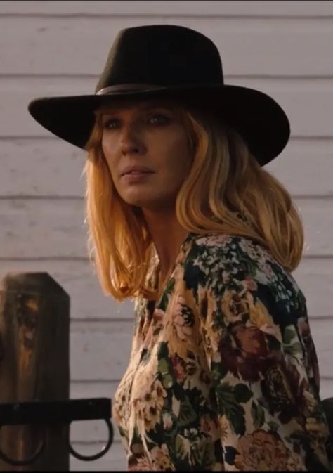 Beth Dutton Style, Yellowstone Beth Dutton, Yellowstone Outfits, Yellowstone Beth, Yellowstone Series, Kelly Reilly, 3 Tv, Beth Dutton, Cowgirl Style