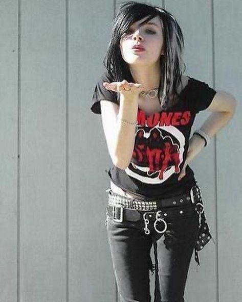 Emo Girl Fashion, Emo Scene Hair, Scene Outfits, Emo Hair, Scene Girls, Scene Fashion, Scene Hair, Emo Outfits, Estilo Punk