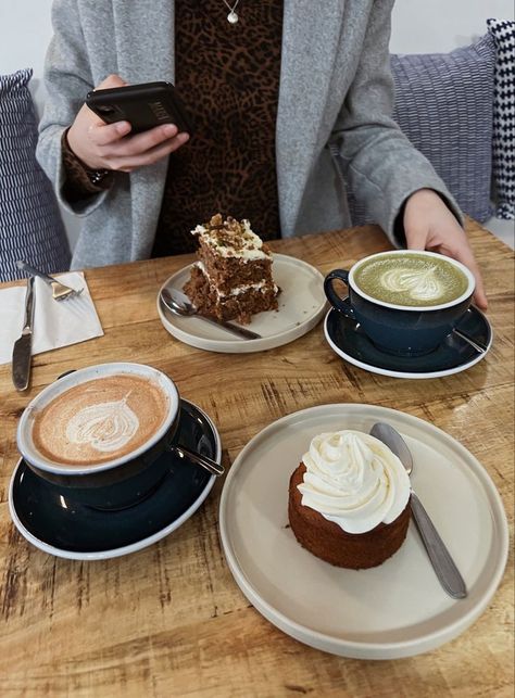 Coffee And Dessert Aesthetic, Cafe Hopping Aesthetic, Cake And Coffee Aesthetic, Coffee And Cake Aesthetic, Coffee Vibe, Cafe Hopping, Coffee Matcha, Cafe Date, Coffee Aesthetics