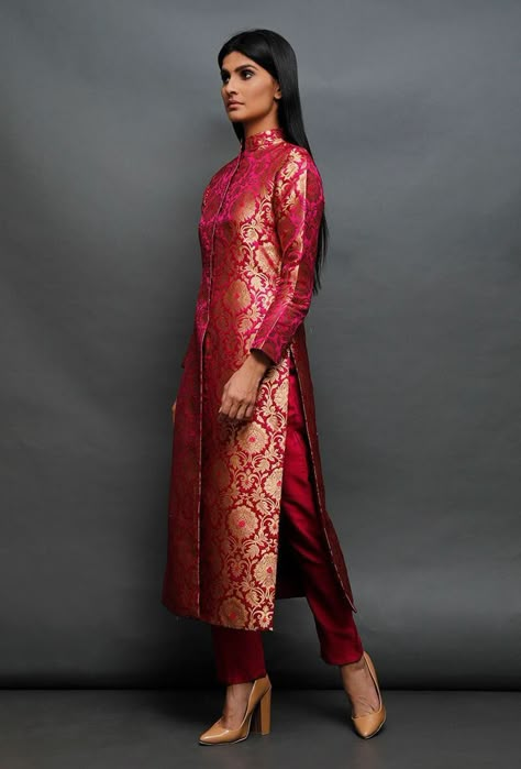 Brocade Kurtas For Women, Brocade Silk Suits, Banarsi Kurta Designs, Silk Kurti Designs Party Wear For Women, Banaras Kurti Designs, Banarsi Suit Design Pakistani, Banaras Suit, Banarsi Suit Design With Pant, Banarsi Dress Designs