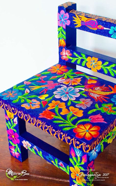 Mexican Culture Home Decor, Mexican Artesania Decor, Mexican Folk Art Furniture, Mexican Cantina Decor, Bohemian Painting Ideas, Mexican Artesania, Colorful Mexican Decor, Mexican Paintings Ideas, Mexican Painted Furniture