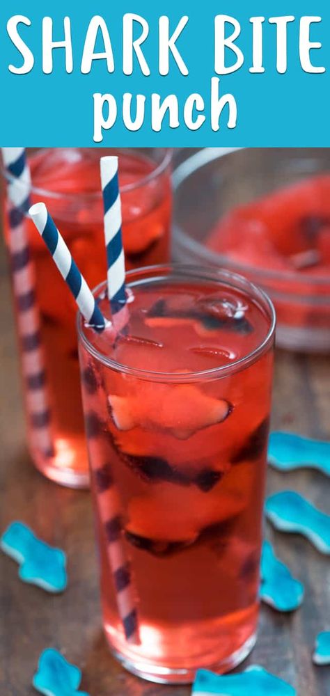 Shark Week requires SHARK BITE PUNCH! Make this punch for kids or adults with shark ice cubes! Such a fun way to celebrate shark week. via @easygoodideas Shark Themed Snacks, Shark Week Drinks, Punch For Kids, Smoothies For Breakfast, Healthy Smoothies For Kids, Batch Cocktail Recipe, Shark Week Party, Make Smoothies, Picky Eaters Kids