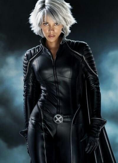 Halle Berry Storm  | Halle Berry as Storm Storm Superhero, Halle Berry Storm, Hally Berry, Storm Xmen, Ororo Munroe, Jenifer Aniston, Last Stand, Uncanny X-men, Dc Movies