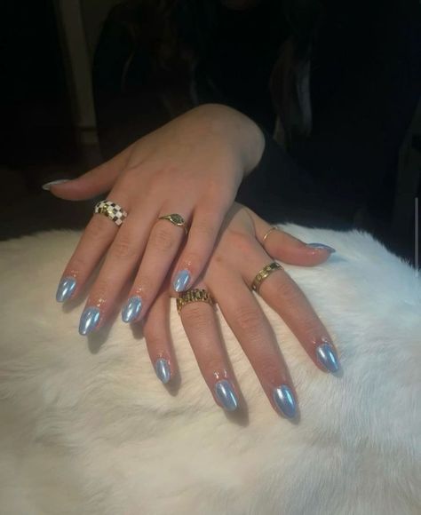 Blue Chrome Nail Ideas, Winter Chrome Nails Designs, Blue Ombre Chrome Nails, Sparkle Chrome Nails, Chrome Nails Winter, Winter Aura Nails, Winter Nails Chrome, Blue Nails With Chrome, Chrome Winter Nails