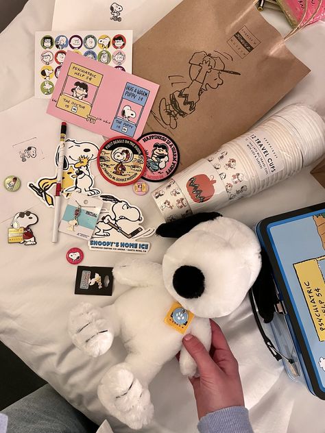 Snoopy Things, Snoopy Gifts, Snoopy Pictures, Snoop Dog, Snoopy Love, Charlie Brown And Snoopy, Peanuts Gang, Snoopy And Woodstock, Cute Little Things