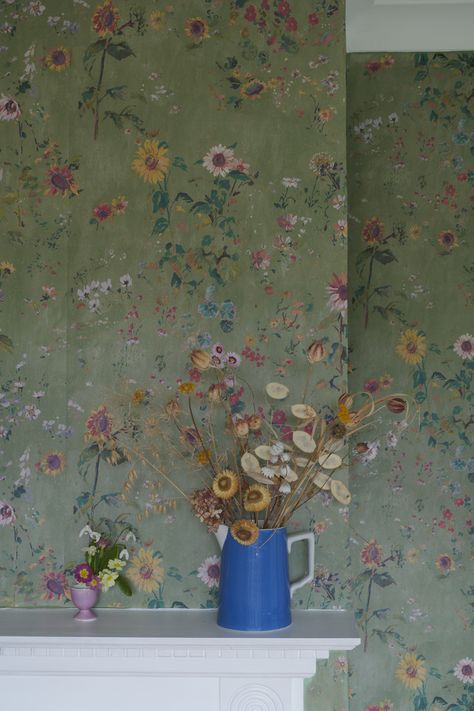 Cottage Garden *NEW* - Hamilton Weston Cottage Garden Wallpaper, Floral Bedroom Wallpaper, Dahlia Growing, Wallpaper Cottage, Bedroom Wallpaper Ideas, Sea Life Wallpaper, Design Yard, Toile Wallpaper, Green Meadow