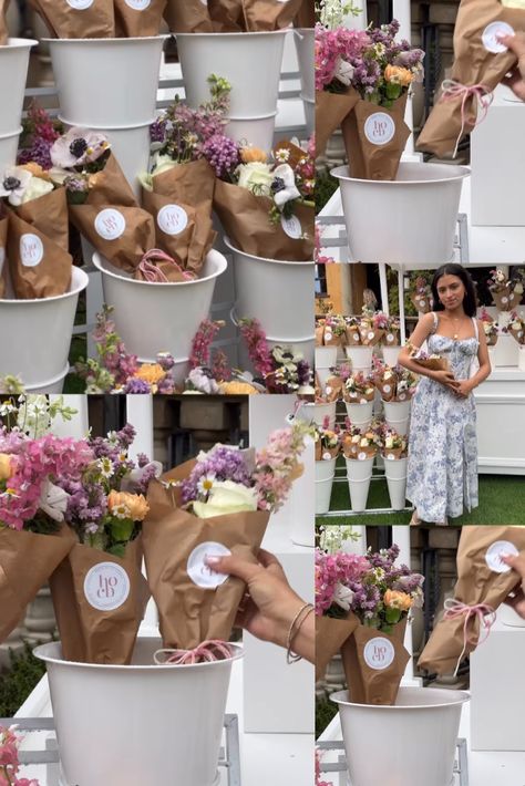 Floral Vendor Booth Ideas, Pop Up Flower Shop Display, Florist Market Stall, Diy Flower Market Stand, Pop Up Flower Stand, Farmers Market Display Flowers, Market Flower Bouquet, Flower Bar Set Up, Floral Pop Up Shop